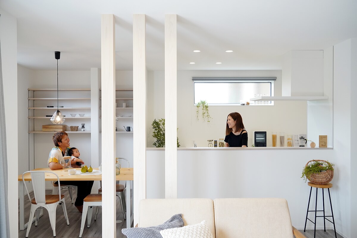 Shiawaseya-白×グレー×木目が洗練された空間を作る　ホテルライクな千曲市の家