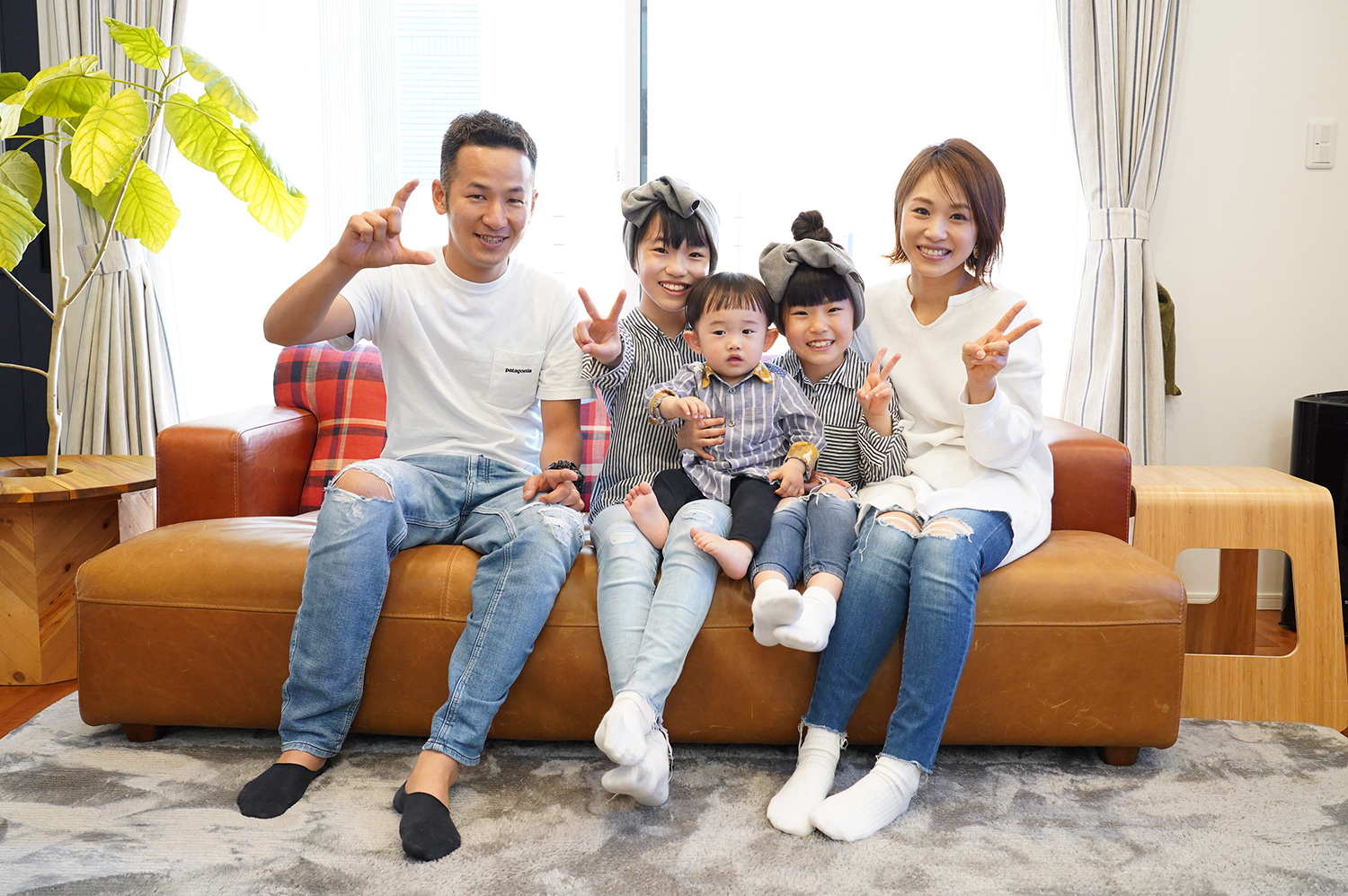 家族の笑い声がスカイライトへ吹き抜ける　笑顔いっぱいの家1