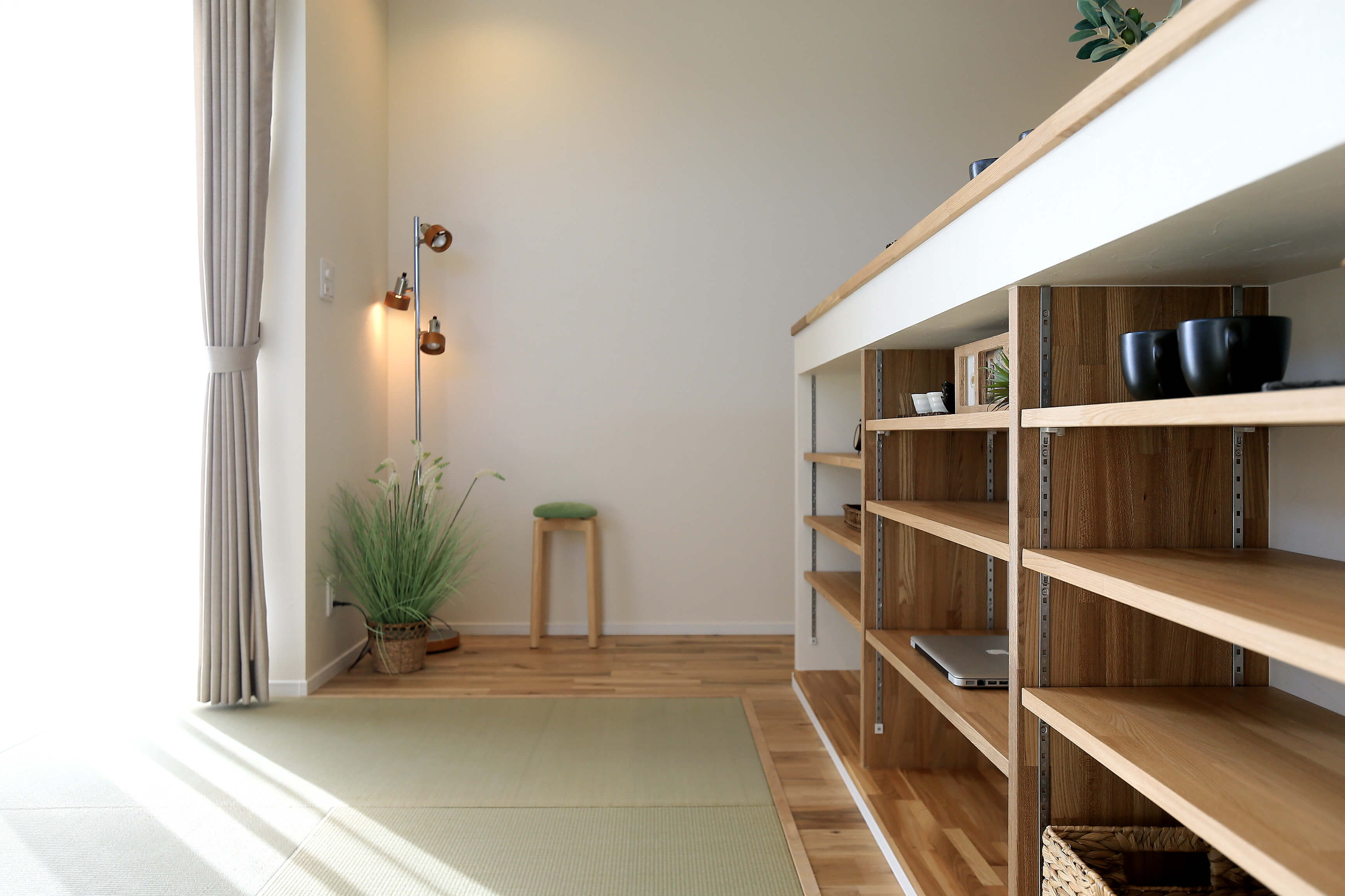 家族のつながりを生む 吹き抜けのある長野市の家4