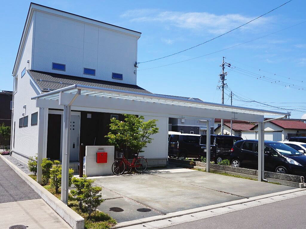 Shiawaseya-あとからカーポートを建てる