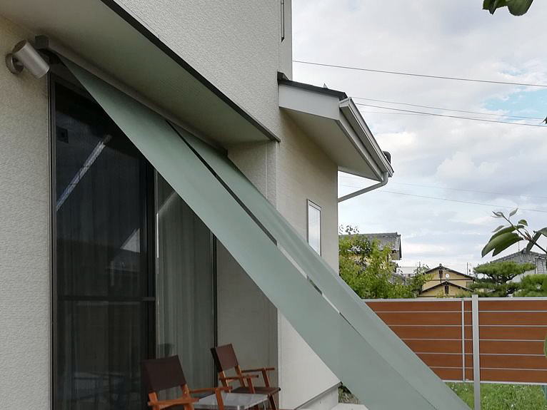 Shiawaseya-シェードを施工させていただきました。