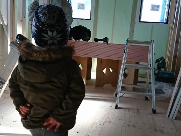 Shiawaseya-「小さな監督」　室内編　田中ブログ