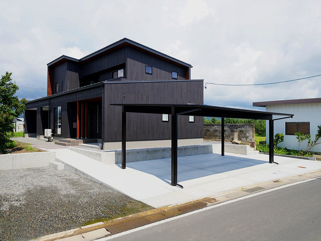 Shiawaseya-8年越しの夢を叶えた長野市の家・・・のエクステリア