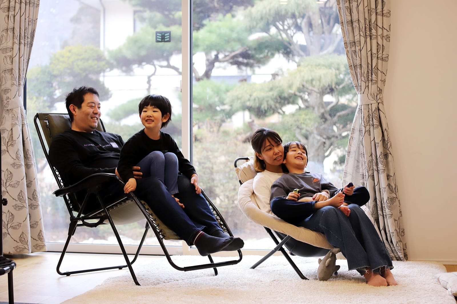 二世帯がしあわせに暮らす　平屋の家