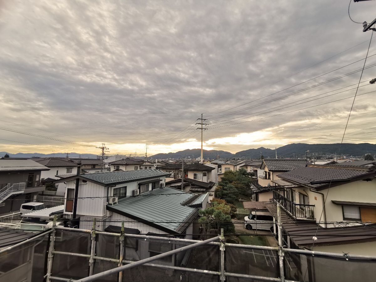 Shiawaseya-【家づくり】屋根の上で思ったこと。