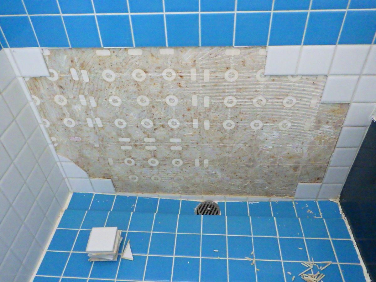 Shiawaseya-浴室壁タイルの修繕　リフォーム施工事例　長野市